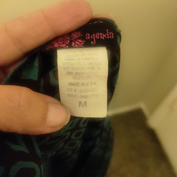 Stunning plunging V-neck tieback teal and brown AGENDA top! Sz. M - Made in USA - Picture 4 of 4